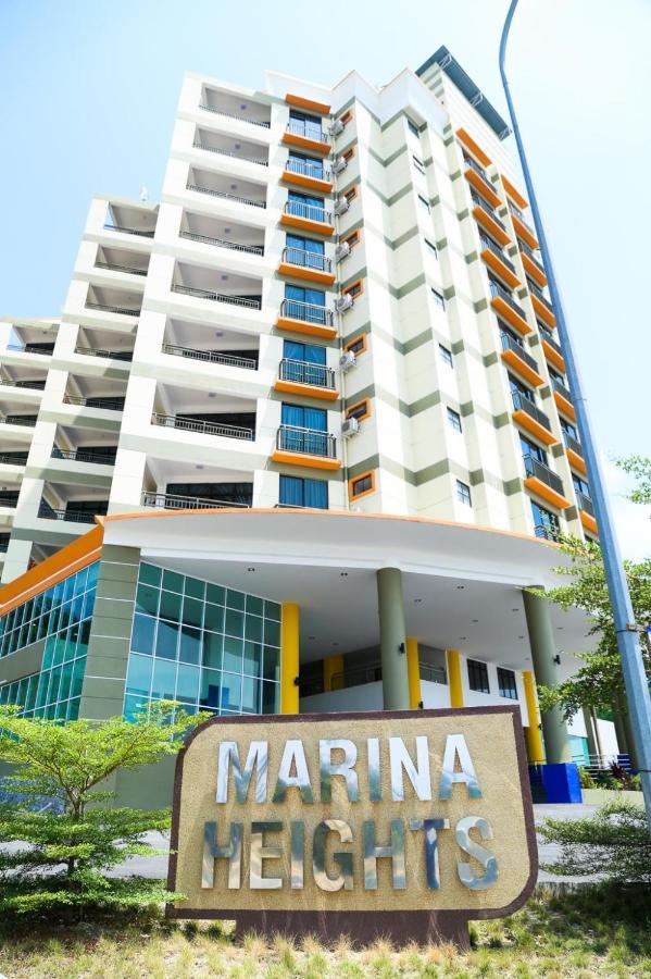 Marina Heights Hotel Residences Lumut Extérieur photo