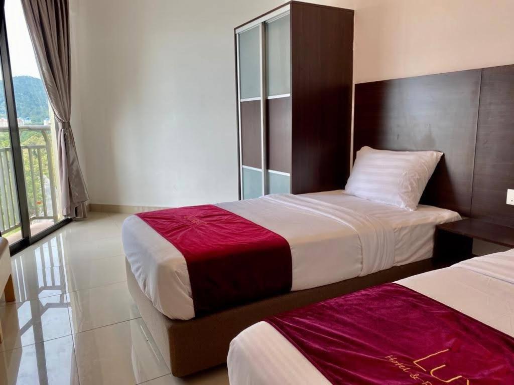 Marina Heights Hotel Residences Lumut Extérieur photo