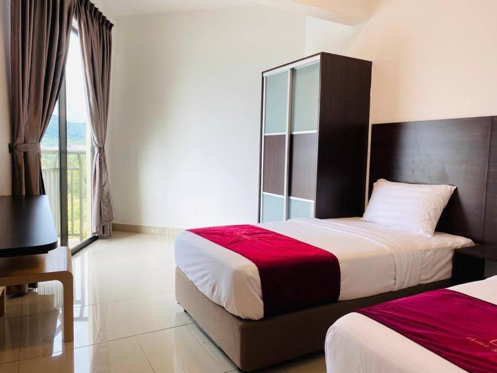 Marina Heights Hotel Residences Lumut Extérieur photo