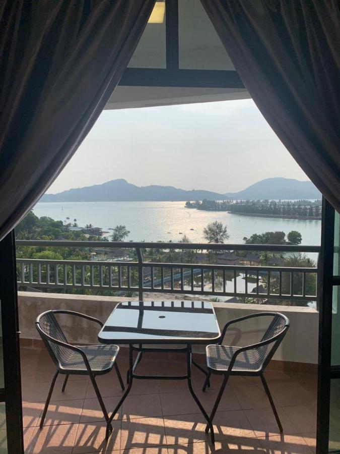Marina Heights Hotel Residences Lumut Extérieur photo